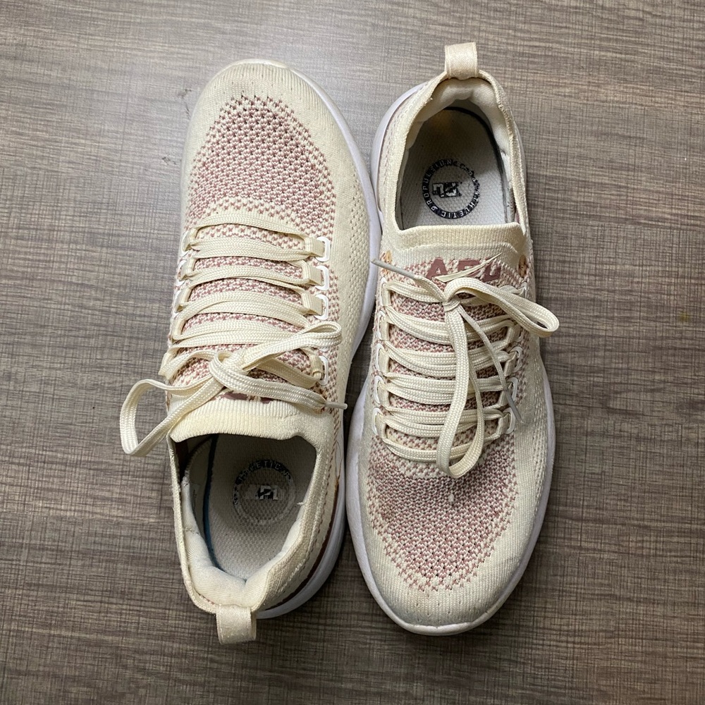 Athletic Propulsion Labs Sneaker
